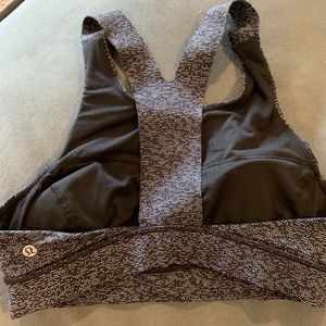 Lululemon black and white sports bra / size 10